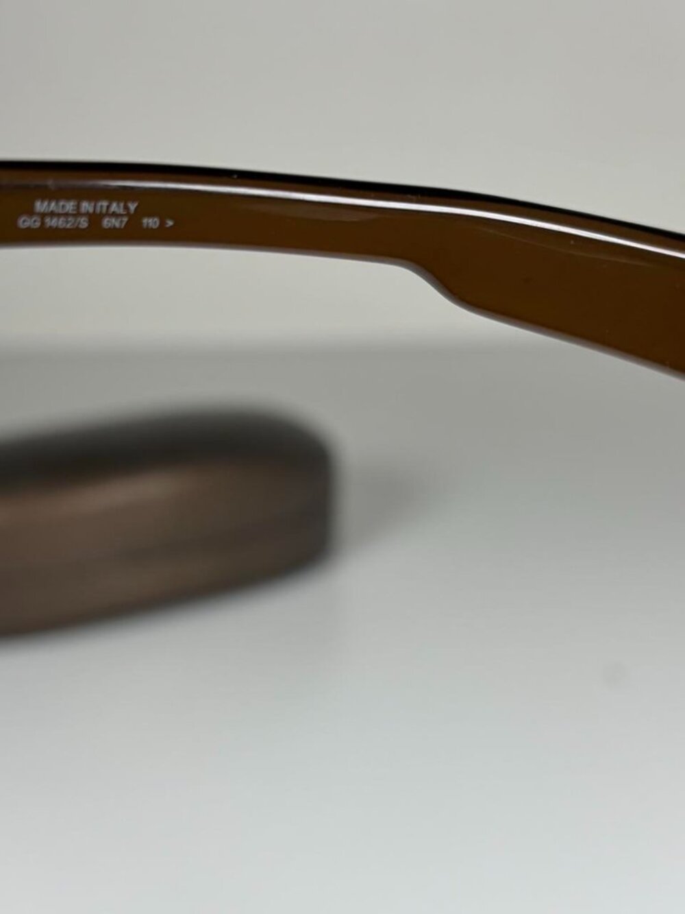 1997 Gucci Rimmed Shield Silhouette Shades - Picture 4 of 5